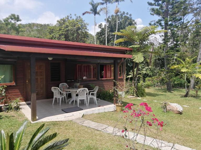 Maison en bois au Mont mou - B&B Païta
