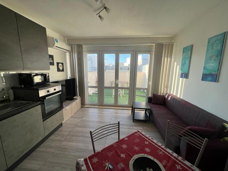 Amazing Penthouse two terrace 5 minutes to the beach close to the main area - Ferienwohnung Imsida