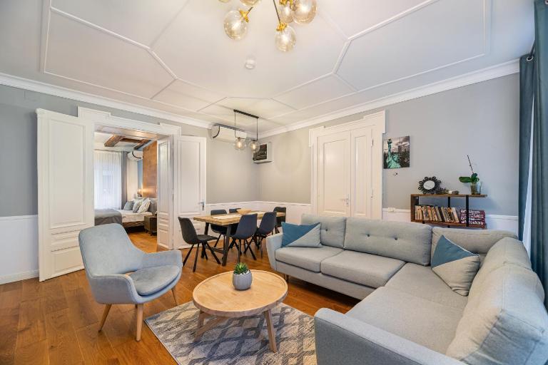 Poarta Schei 18 - B&B Braşov