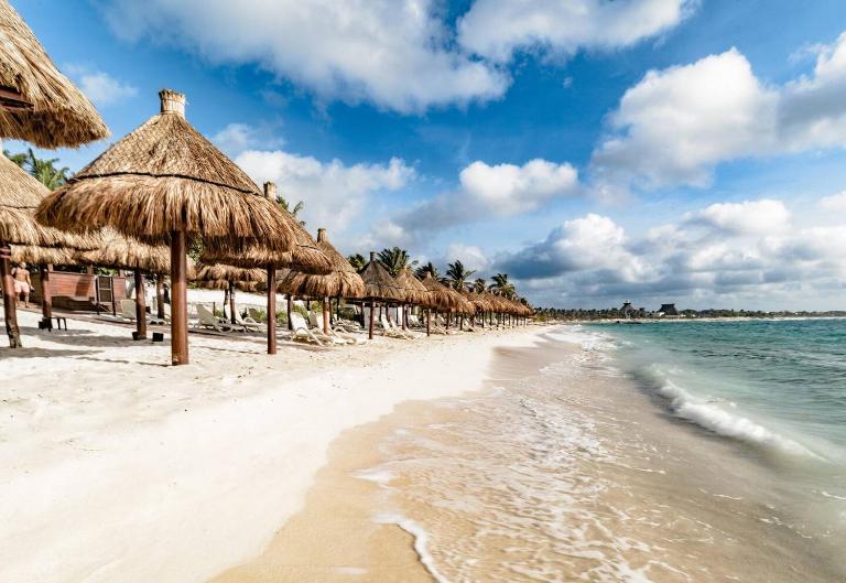 Departamento 6, Tulum Country Home, con Muelle de Pesca, Club de Playa, Alberca, Cenote y Campo de Golf, Contrata Day Pass Bahia Principe - B&B Tulum