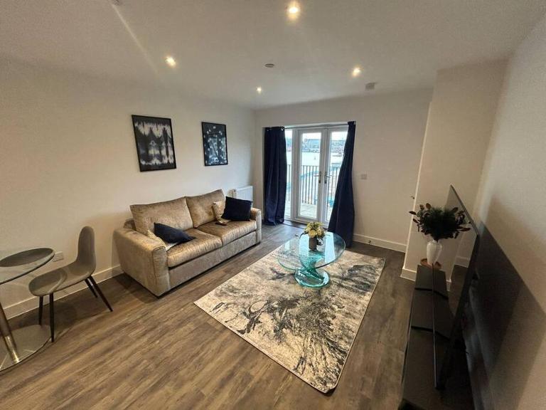 Nice 1-Bed Flat with river view - B&B Rochester