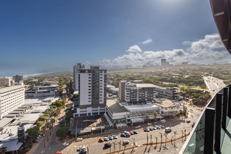 1808 Oceans Apartment - by Stay in Umhlanga - B&B Durban