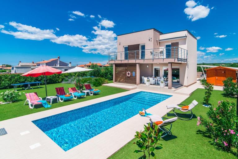 Villa Stefanja kids friendly with sea view near Fažana - B&B Gallesano
