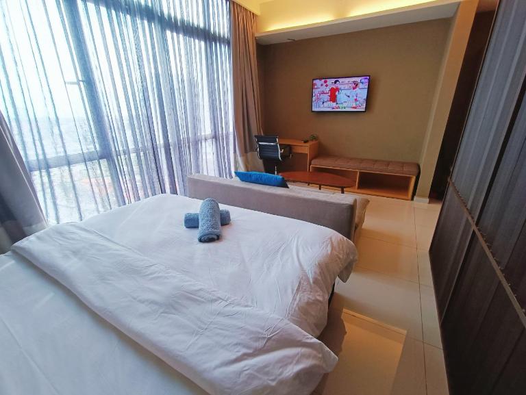 Pines Studio Melaka Private Suites - B&B Malacca