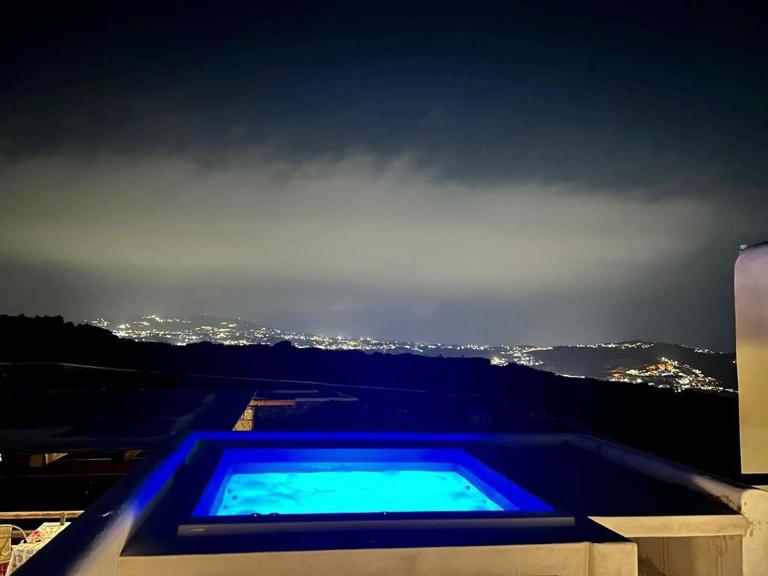 Villa Aderfia with private hot tub - B&B Ornós