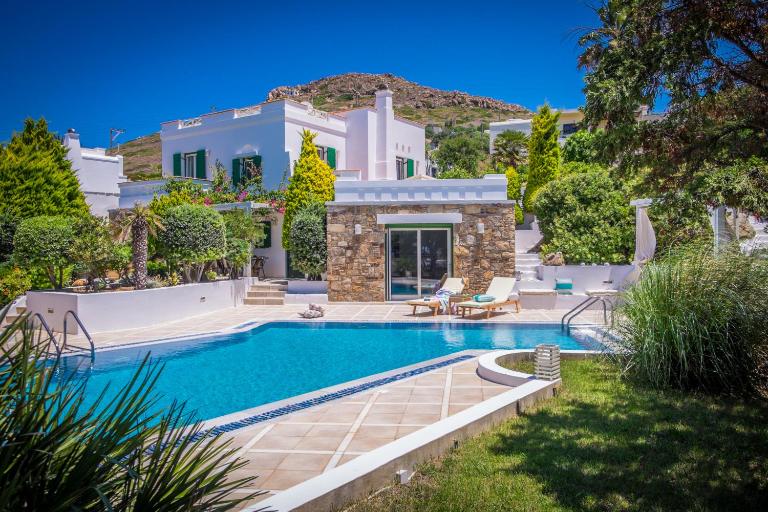 Montana Villa - Chambres d'hôtes Stelída