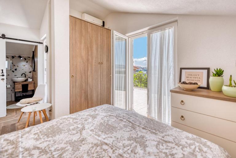 Miro guesthouse - Bed and Breakfast Tivat