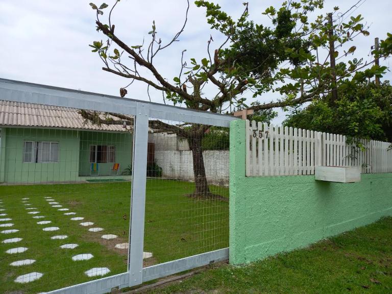 Casa aconchego com piscina - B&B Guaratuba