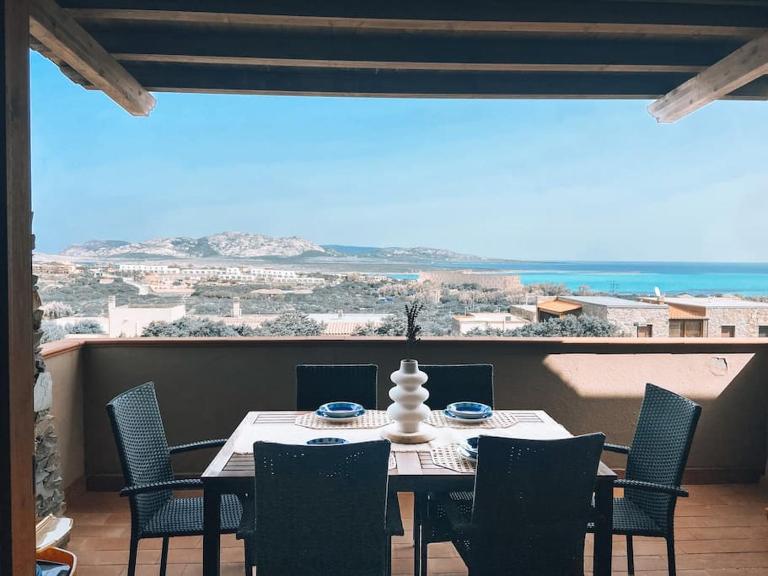 AMAZING SEA VIEW APARTMENT - Bed and Breakfast Stintino