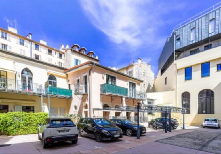 Magnifique Duplex Type Loft - Chambres d'hôtes Nice