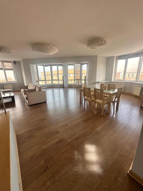 WhiteFort apartment - Ferienwohnung Almaty