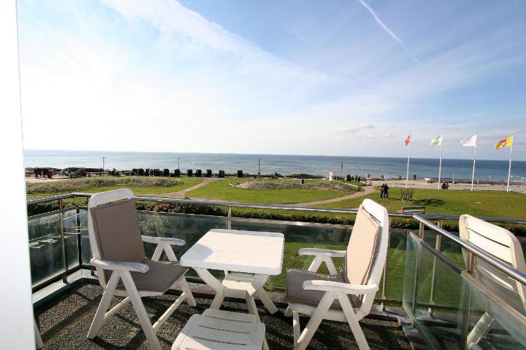 Nordseeblick II - Dünenstr 21, App 6 - B&B Wenningstedt