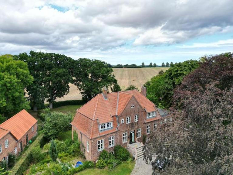Gutshof Rothensande Herrenhaus - Bed and Breakfast Waabs