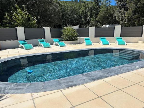 VILLA AVEC PISCINE - B&B Néoules