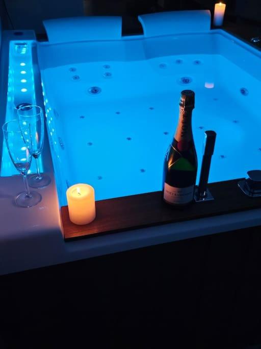 Loft/Jacuzzi L'instant - B&B Saint-Valery-en-Caux