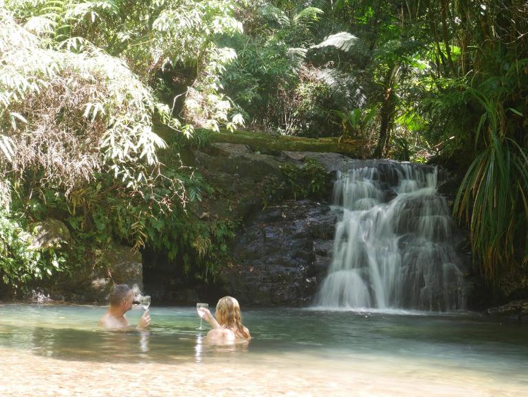 Fairy Falls - romantic Daintree Rainforest retreat with enchanting waterfall - B&B Cow Bay