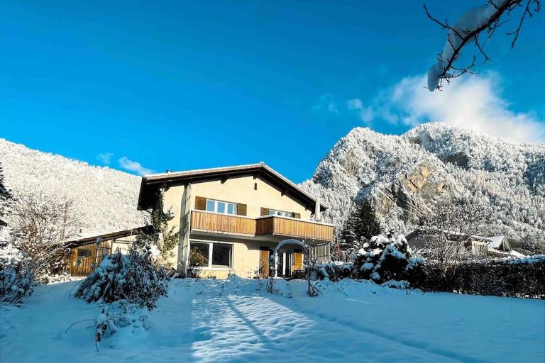 -The Urbanist- Mountainview Parking Garden 3BD - Bed and Breakfast Unterseen