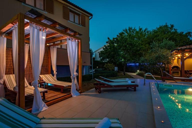Villa L L Šikići by IstriaLux - Bed and Breakfast Pula