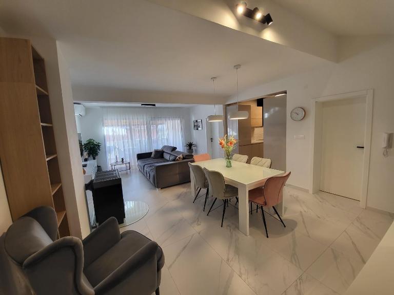 Apartman Rosa - B&B Zara