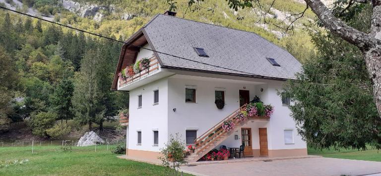 Apartma pod Rožem - Chambres d'hôtes Soča