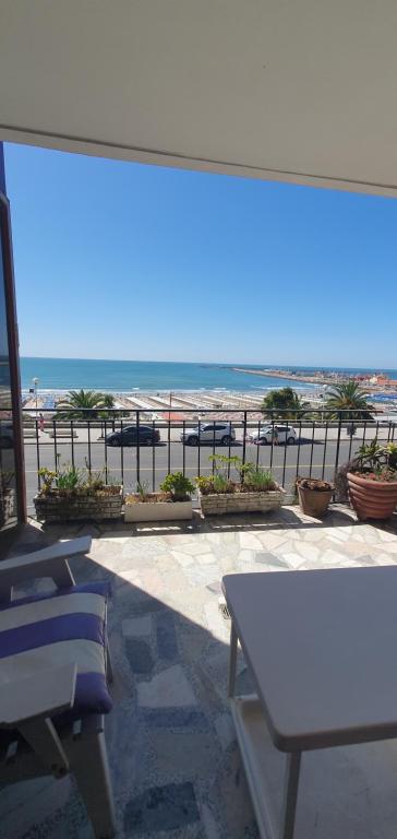 Depto frente al mar. Playa Grande. Solo Familias - Chambres d'hôtes Mar del Plata