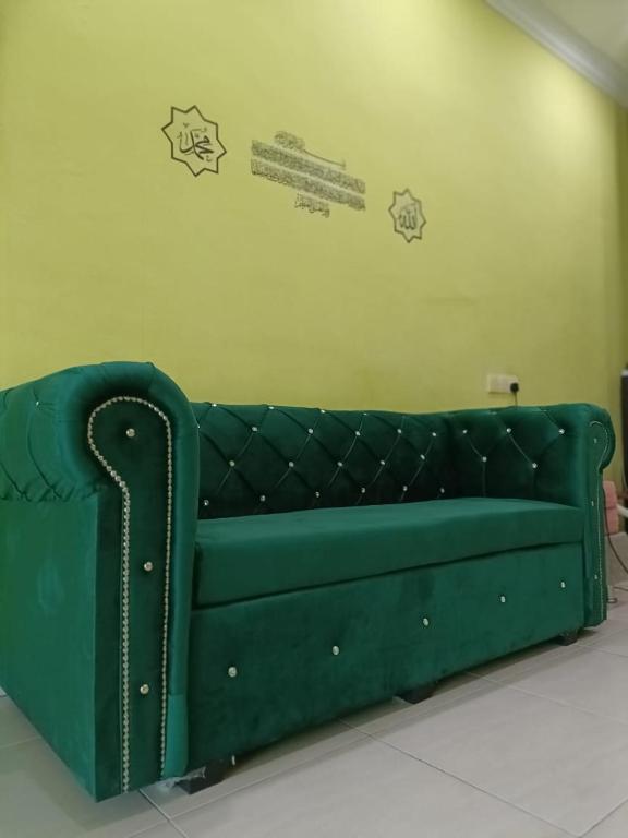 IRDINA HOMESTAY forMuslims - Changlun - Bed and Breakfast Changlun