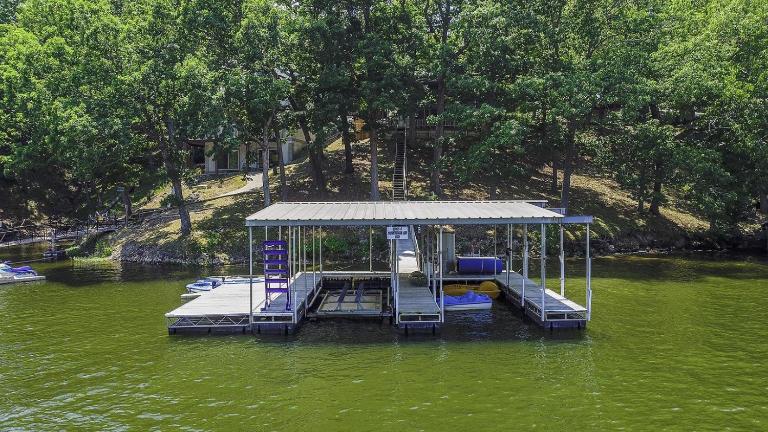 6bedrooms, ramp boat dock slips water toys, nice cove area - B&B Linn Creek