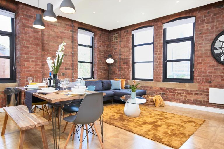 Sleek Manhattan Style Apartment in Central Leeds - B&B Leeds
