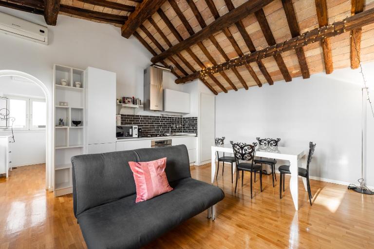 Pavone Centre Romantic Apartment - Ferienwohnung Rom