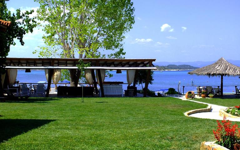 Christaras Apartments - B&B Vourvourou