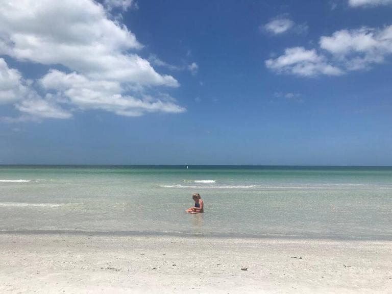 Ocean view balcony with heated pool - Ferienwohnung St. Pete Beach
