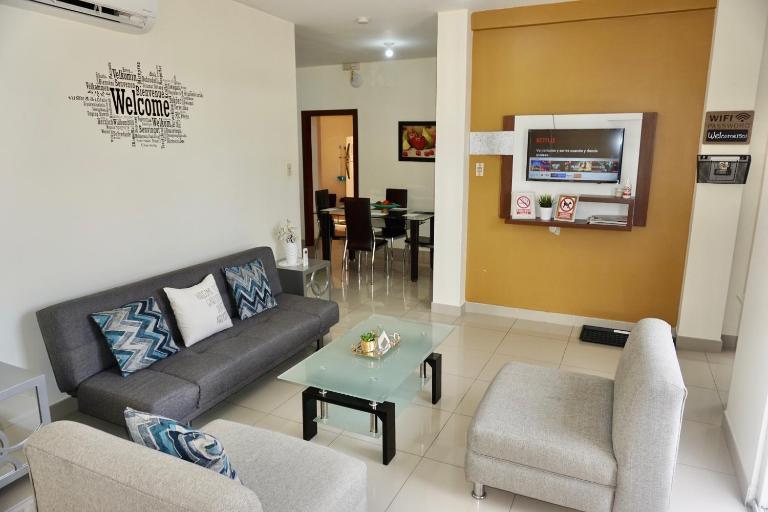 Garzota Suites Airport Balcony - Bed and Breakfast Guayaquil