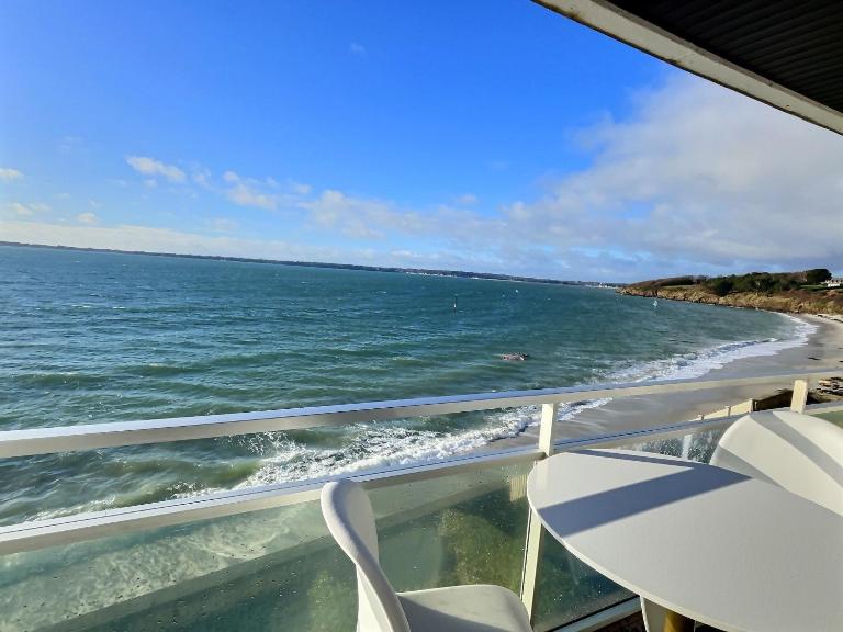 Le Souffle Marin - Vue mer panoramique exceptionnelle- accès direct plage-parking privé- Concarneau - B&B Concarneau
