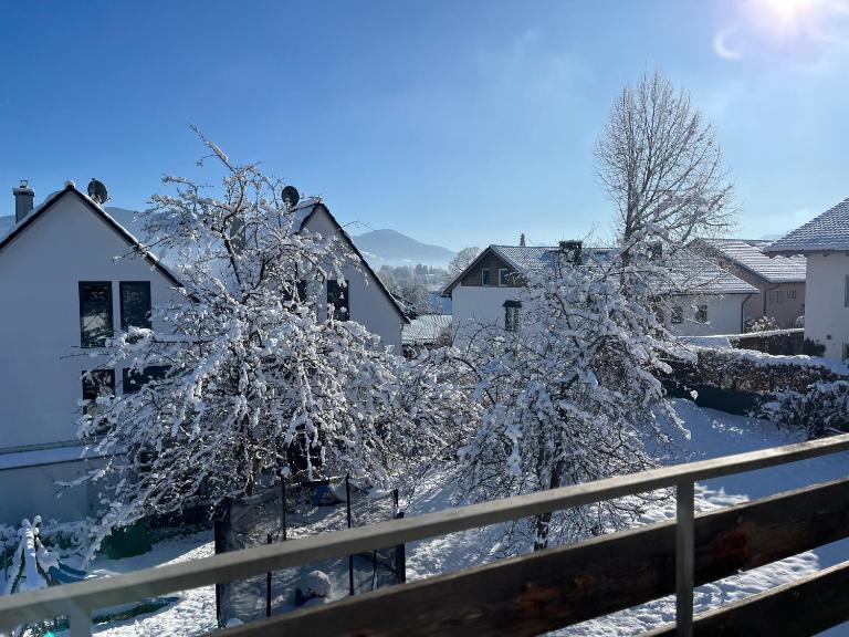 Helle, ruhige Ferienwohnung mit Balkon - B&B Bad Tölz