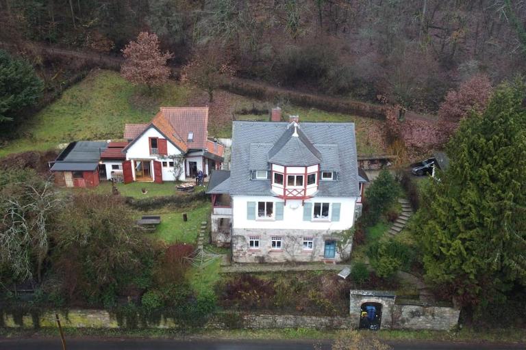 Schönes Forsthaus mitten in der Natur - B&B Eltville