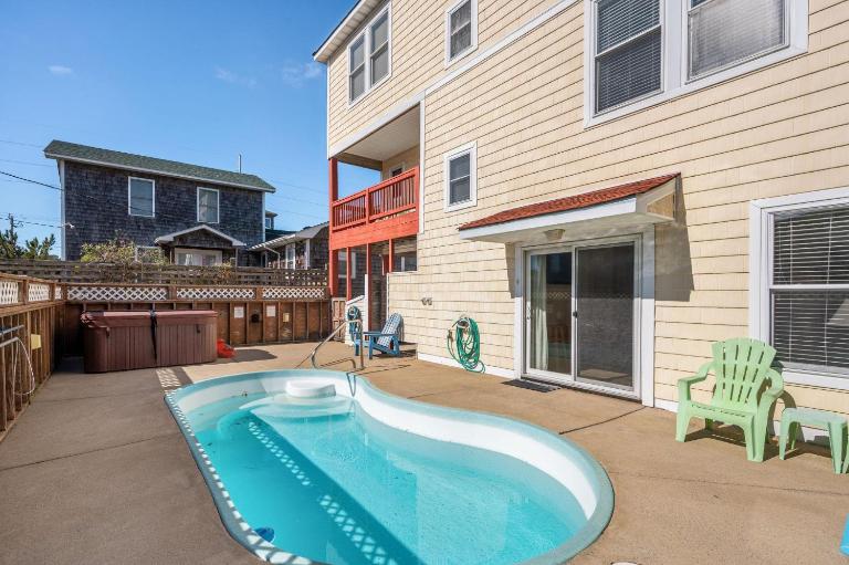 KDH371 The Gorbals - B&B Kill Devil Hills