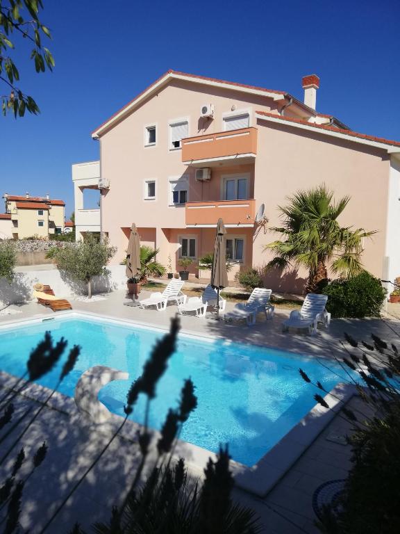 Apartmani Zeneral I - B&B Novalja