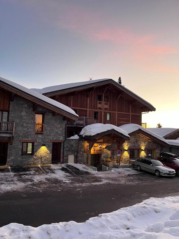 Appartement Chalet CASSIOPEE sous charpente avec cheminée - La Rosière - B&B Montvalezan