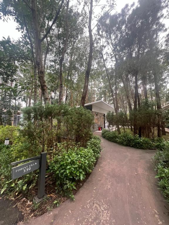 Forest Villa at Dai Lai Resort - B&B Ngọc Quang