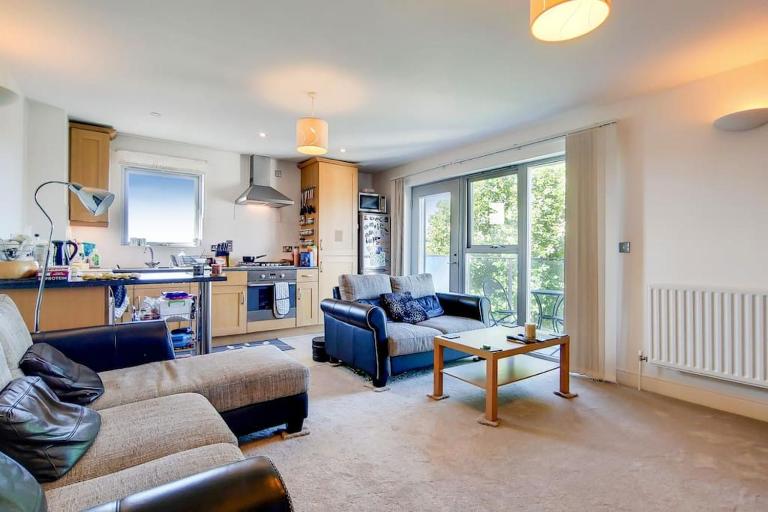 Modern 2 bed 2 bath with Balcony in Rayners lane Pinner Harrow near Wembley Greater London - B&B Pinner