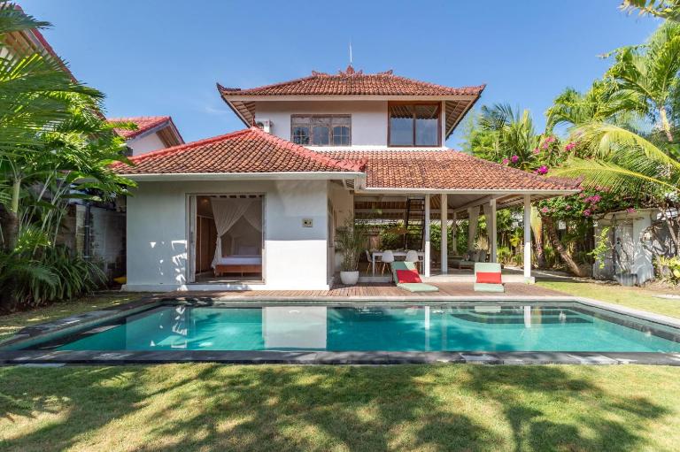 Villa Telma - Charming 2BR Villa in Central Seminyak, Walking Distance to Eat Street - Bed and Breakfast Seminyak