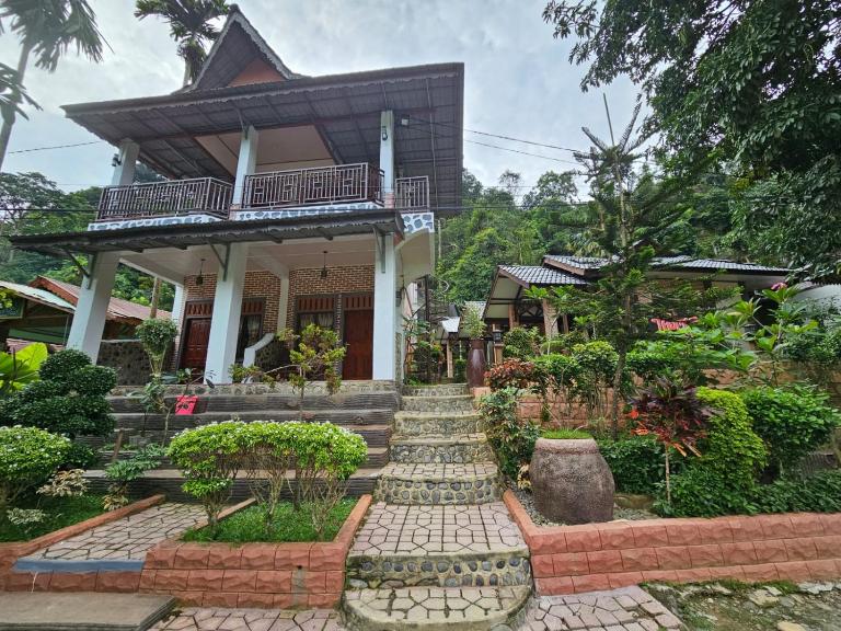 Thomas' Retreat Bukit Lawang - Bed and Breakfast Bukit Lewang