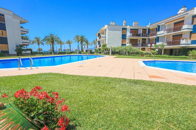 LITORAL COSTA DORADA - PLAYA AZUL Only families - Bed and Breakfast Cambrils