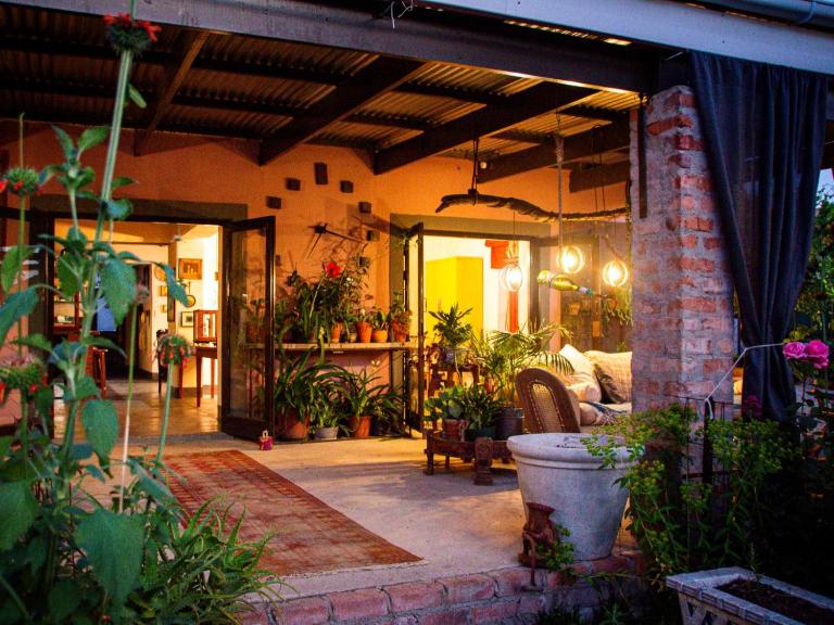 Ebonymoon Guest House - Ferienwohnung Porterville