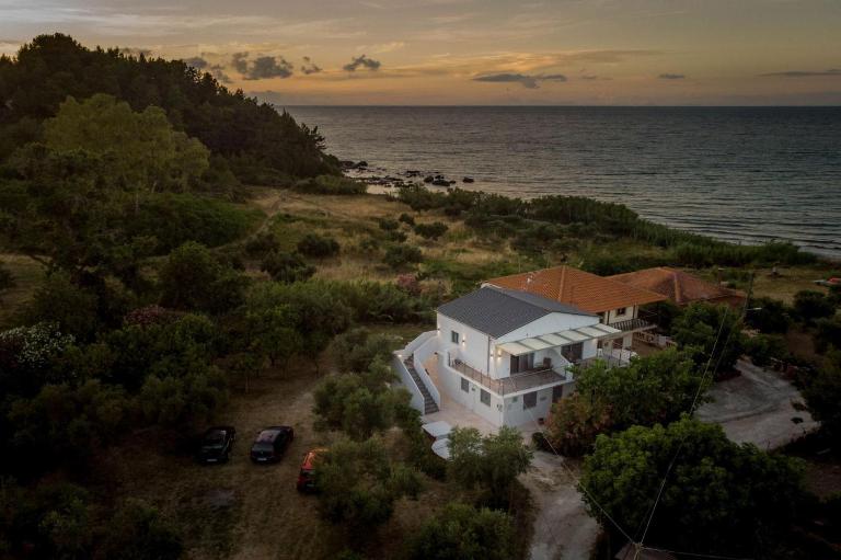 Casa Di Mare - Studios and Apartments on the beach, by ZanteWize - B&B Vasilikos