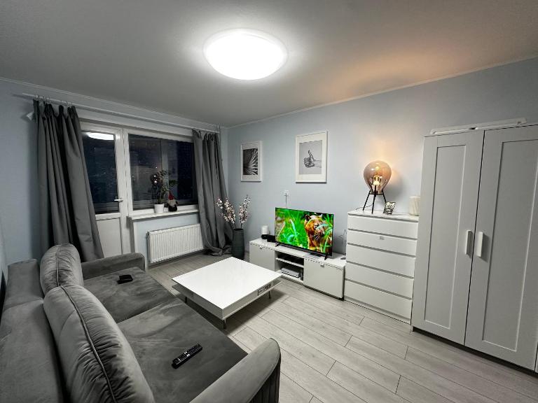 Tallinn's Prime Spot: Pae 49 - Near Airport, Concerts & Shops - Ferienwohnung Tallinn