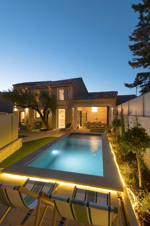 MAISON V AU COEUR DU VILLAGE Alpilles - B&B Maussane-les-Alpilles