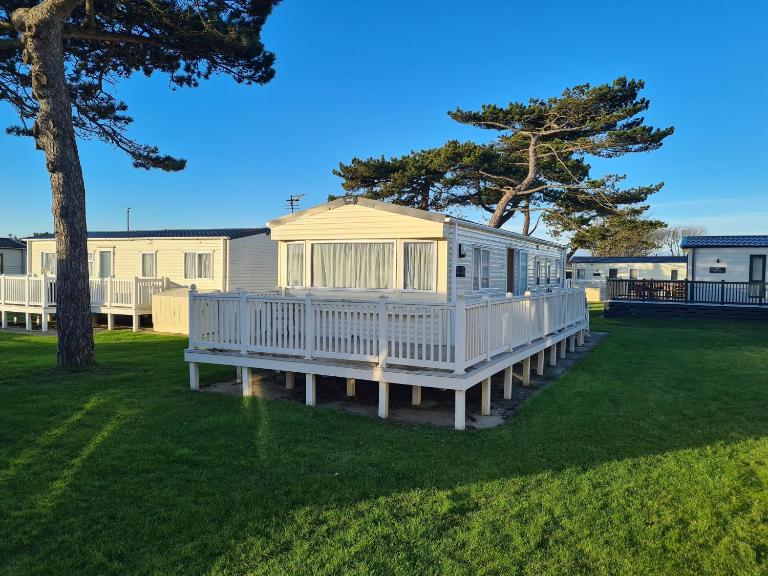 Hoburne Naish CS129 - Bed and Breakfast New Milton