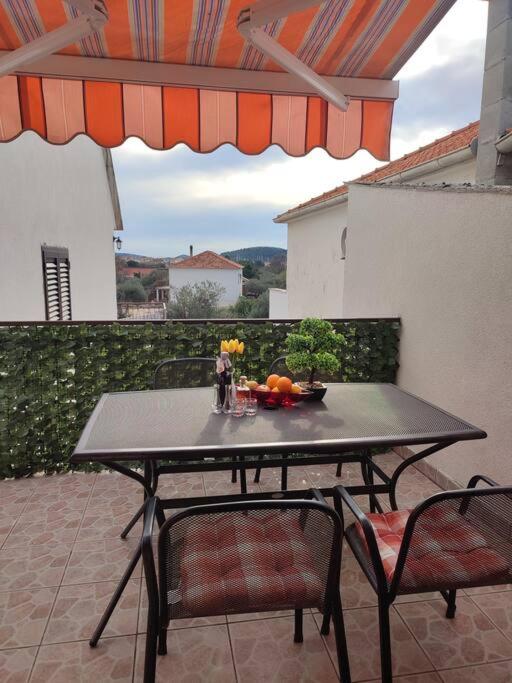 Apartman Sara - B&B Rogoznica