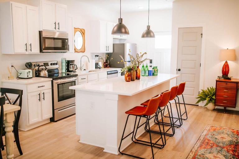 Artist Retreat Near Downtown, Stadium & UGA - B&B Athens